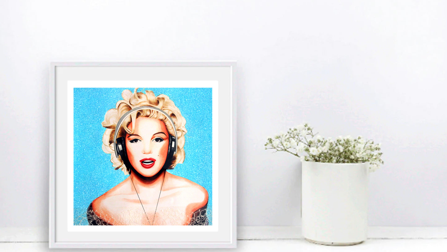 Marilyn Blue Diamond Dust